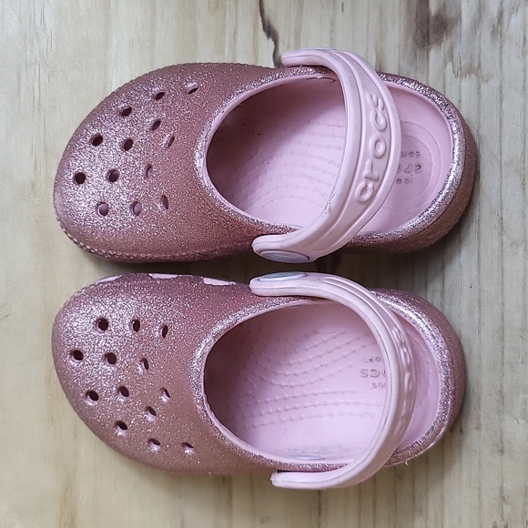 Crocs Kids Classic Glitter Clog Pink Color - Picture 8 of 11